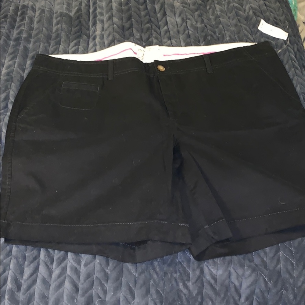Old navy Black chino 7” shorts
